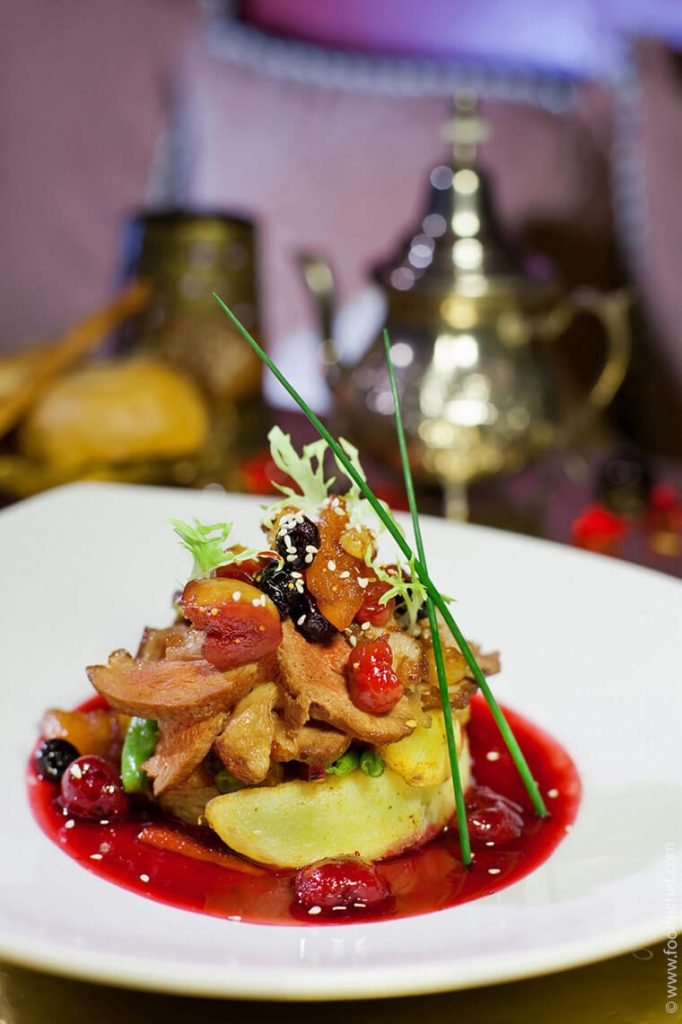 Duck fillet with dried fruits, potatoes, vegetables and cherry sauce-3