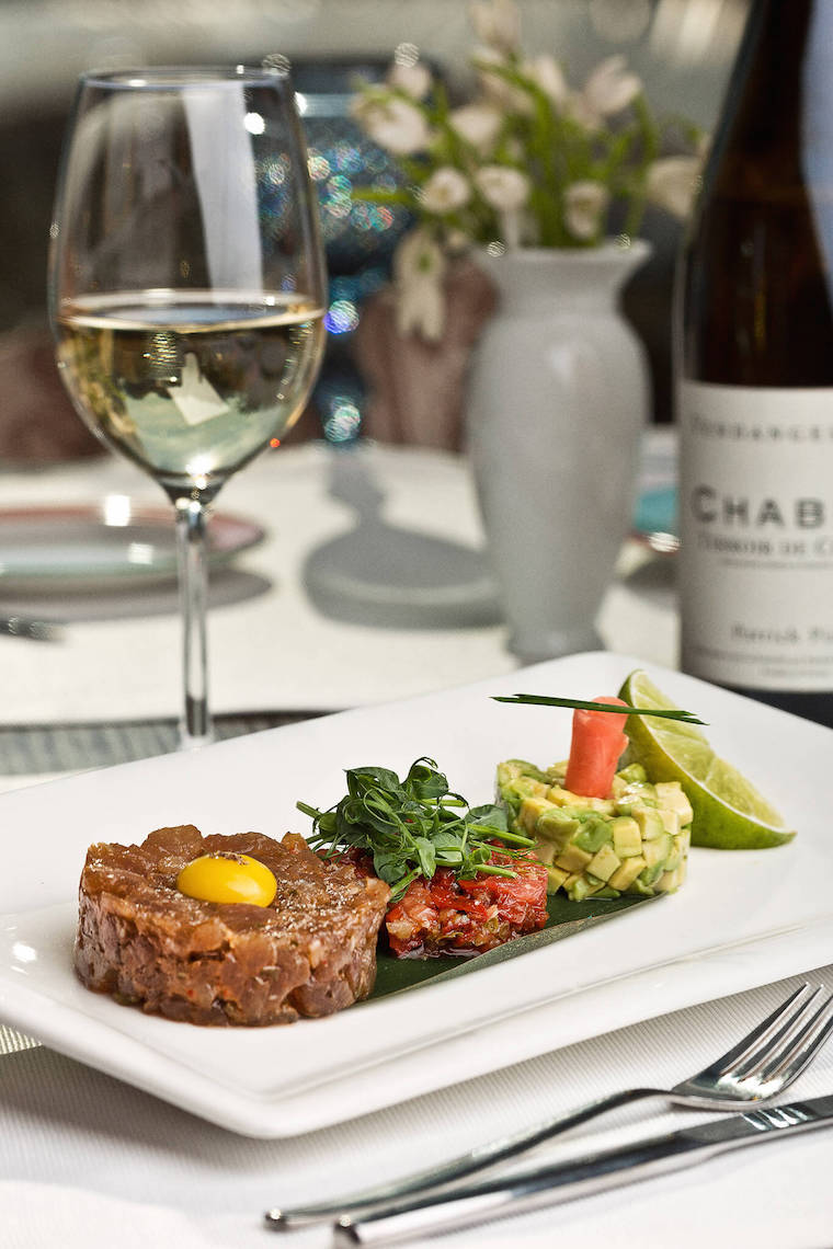 Tuna-Tartare-with-cured-and-fresh-tomatoes-and-avocado_hd